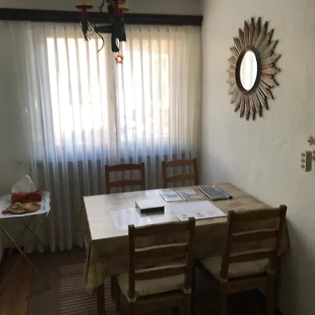 Alpine Retreat: Center Apartment Klosters