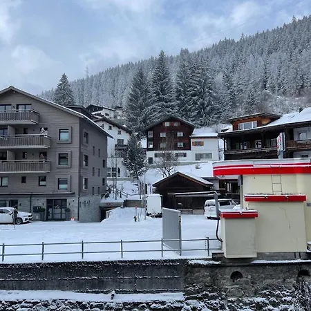 Location - Center - 130m Distance To Lift Parsenn Gotschnabahn And Railway Station Platz - Direct Connection To Davos Appartement Klosters-Serneus