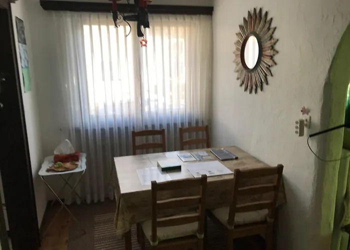 Location - Center - 130m Distance To Lift Parsenn Gotschnabahn And Railway Station Platz - Direct Connection To Davos Apartamento Klosters-Serneus